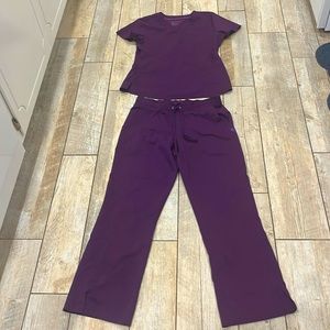 Healing Hands Purple label Purlpe Medium scrub set